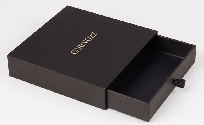 Mẫu in hộp giấy đựng quà dạng kéo được đánh giá cao và thường được dùng cho những sản phẩm sở hữu giá trị lớn